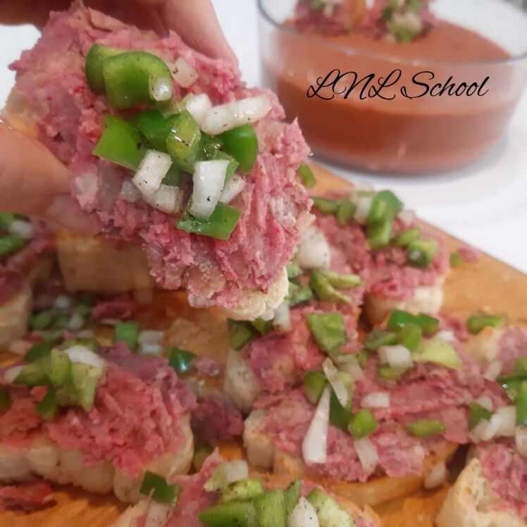 Toasted bread with cold soup